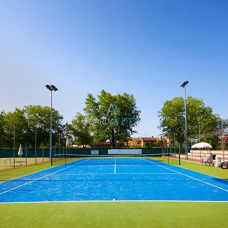 - Borgo Esclusivo Con Piscine E Campi Sportivi