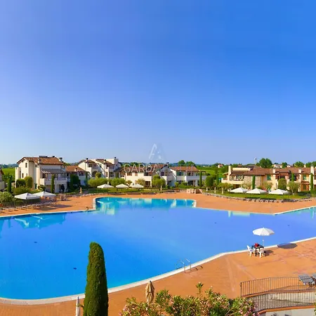 - Borgo Esclusivo Con Piscine E Campi Sportivi * 佩斯基耶拉德加达
