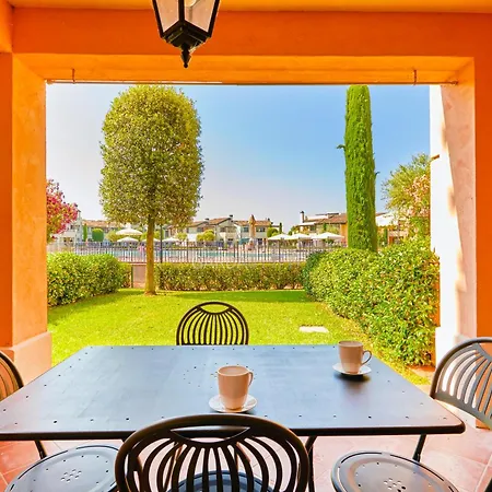 - Borgo Esclusivo Con Piscine E Campi Sportivi Apartman Peschiera del Garda
