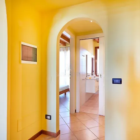 - Borgo Esclusivo Con Piscine E Campi Sportivi * 佩斯基耶拉德加达