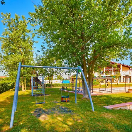 - Borgo Esclusivo Con Piscine E Campi Sportivi