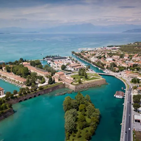- Borgo Esclusivo Con Piscine E Campi Sportivi 公寓 *